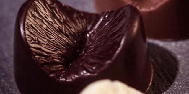 can you give a chocolate you can actually give your a chocolate mold of your butthole can you give a chocolate you can actually give your a chocolate mold of your butthole