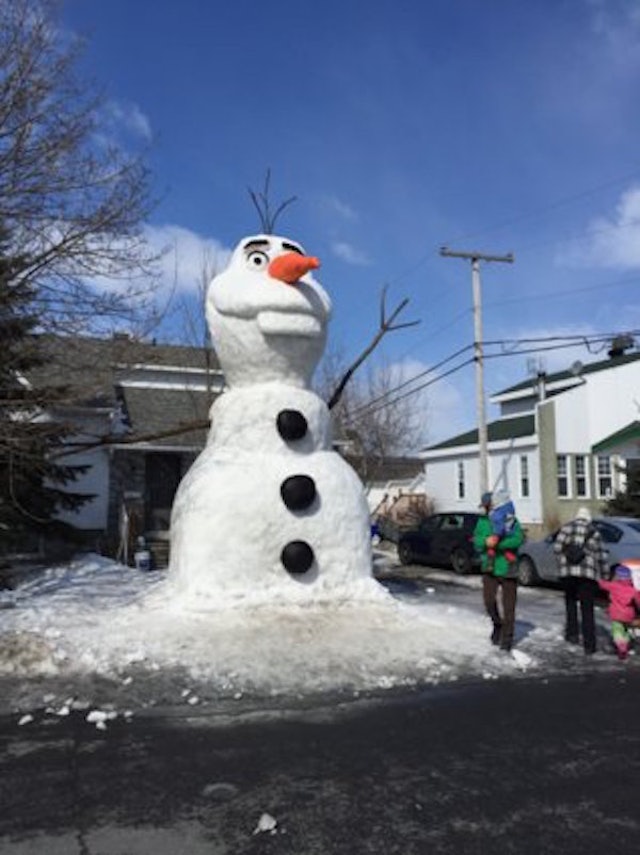 Biggest 'Frozen' Fan Ever Creates A Ginormous Olaf Out Of Snow (Photos)