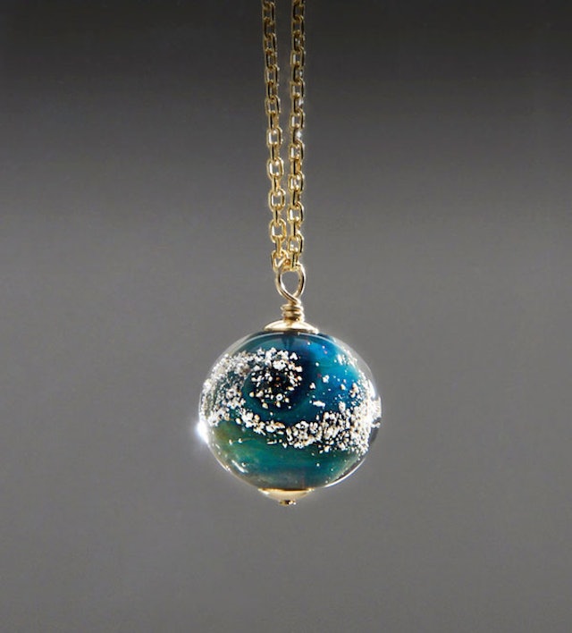 Artist Makes Necklace Beads Out Of Deceased Loved Ones' Ashes (Photos)
