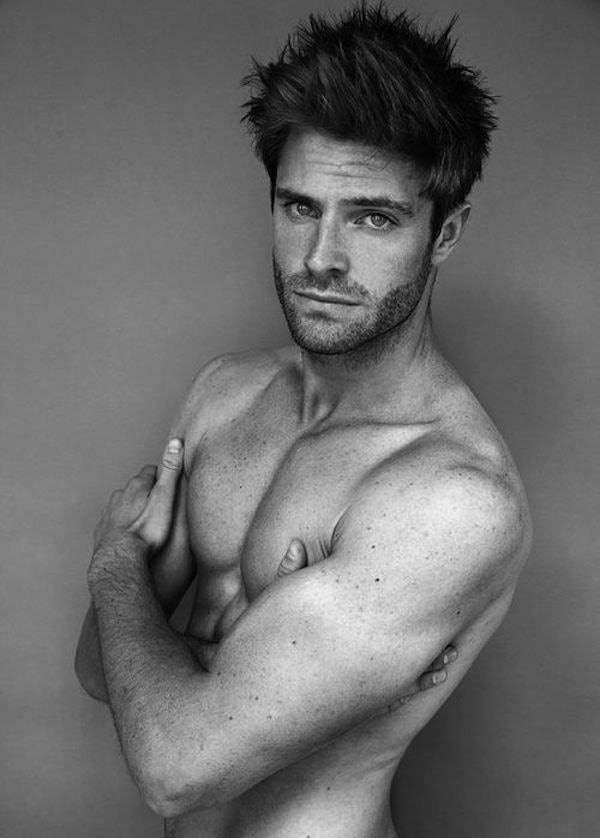 30 Insanely Hot Guys With Freckles Who Will Make You Melt 