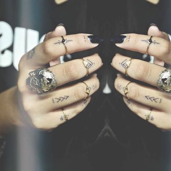 30 Awesome Finger Tattoos That Will Subtly Add Creativity To Your Life