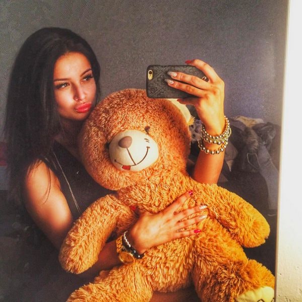 Meet The Model Who Tried To Blackmail An NHL Legend With Post-Sex Selfie