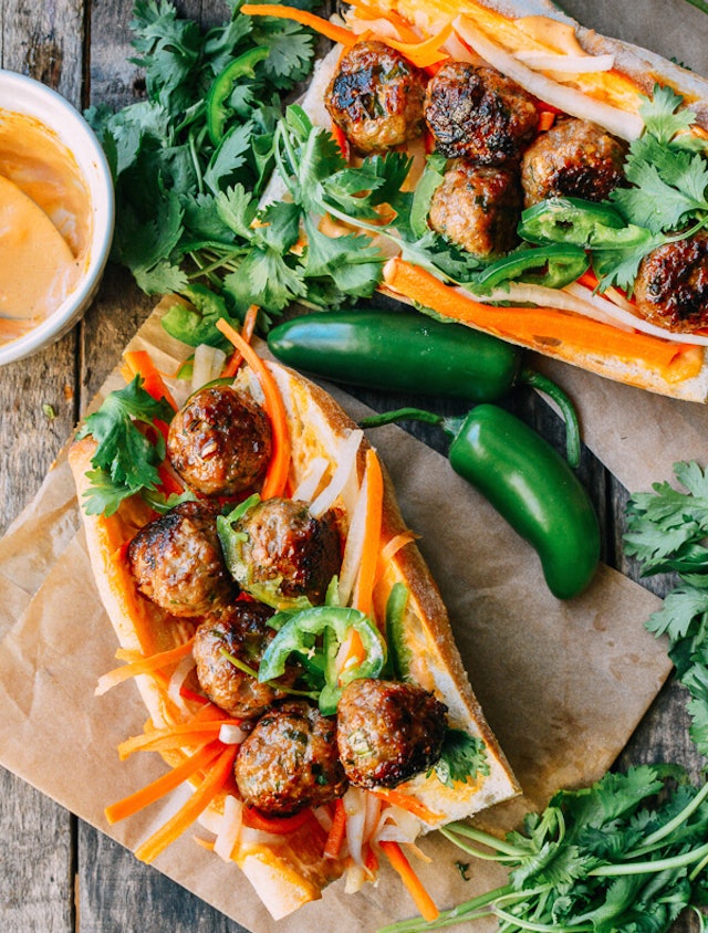 25-delicious-ways-to-spice-up-everything-you-eat-with-sriracha-photos