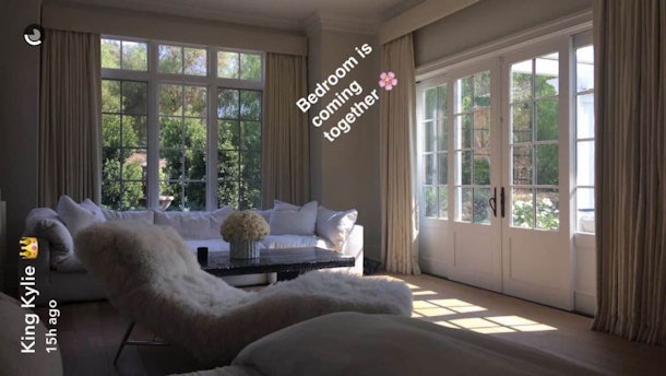 We Finally Know What Kylie Jenner's Bedroom Looks Like ...