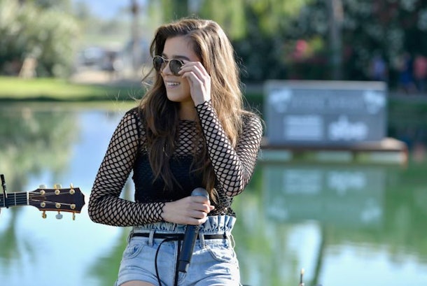 Is hailee steinfeld dating anyone