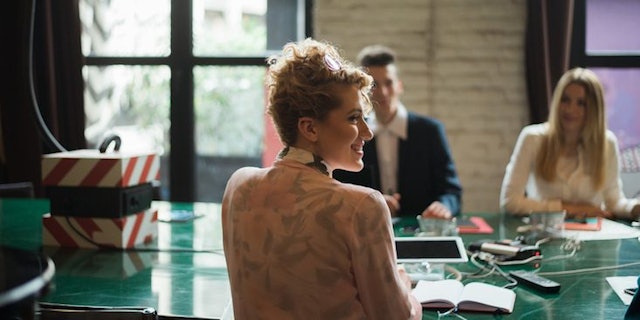 20 signs you're dating the wrong person