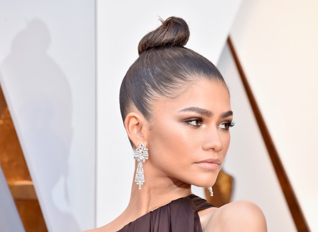 Zendaya's 2018 Oscars Look Is Grecian-Goddess Perfection ...