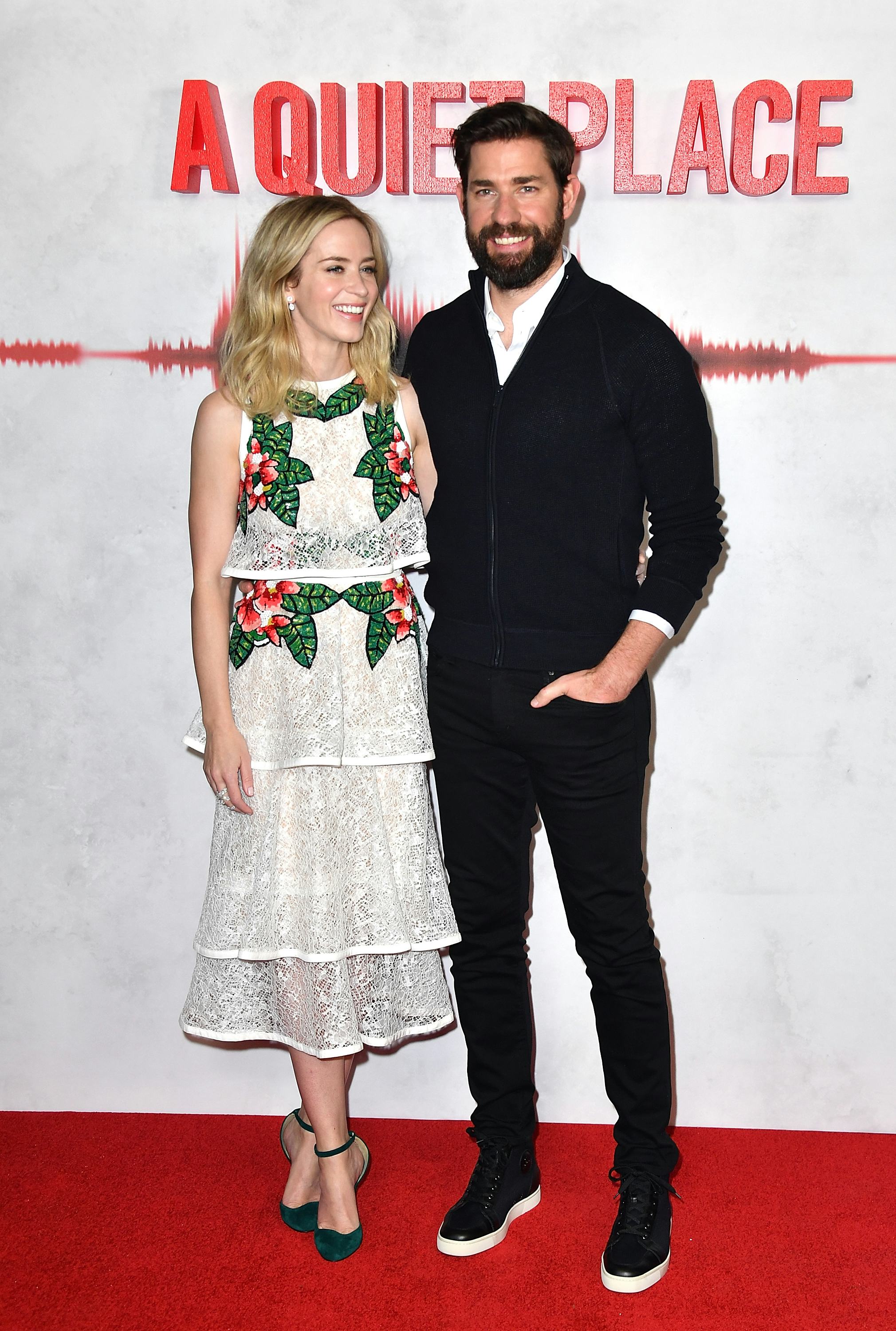 Emily Blunt & John Krasinski's Body Language Reveals Our ...