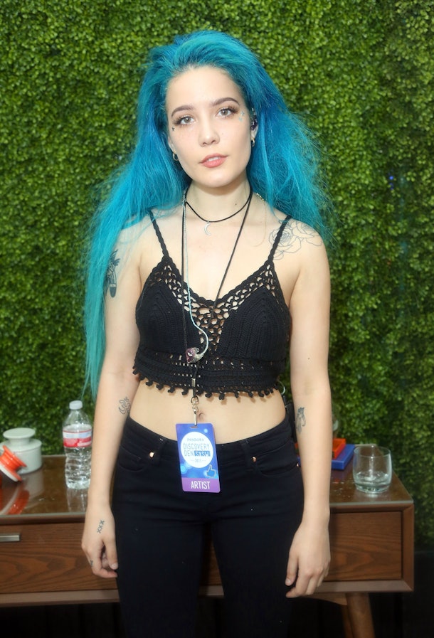 Halsey's Natural Hair Is So Gorgeous, Her Haters Think It ...