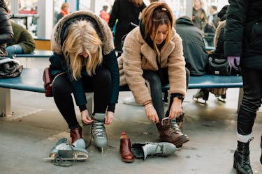 30 captions for rooftop ice skating that'll make your