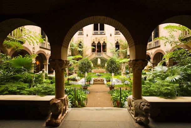 The Isabella Stewart Gardner Museum in Boston has a lovely garden complete with lush plants and stunning architecture.