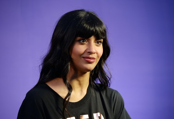 Jameela Jamil's Instagram About Kim Kardashian's Corset Video Tells Fans To Unfollow 2 Jameela Jamil's Instagram About Kim Kardashian's Corset Video Tells Fans To Unfollow