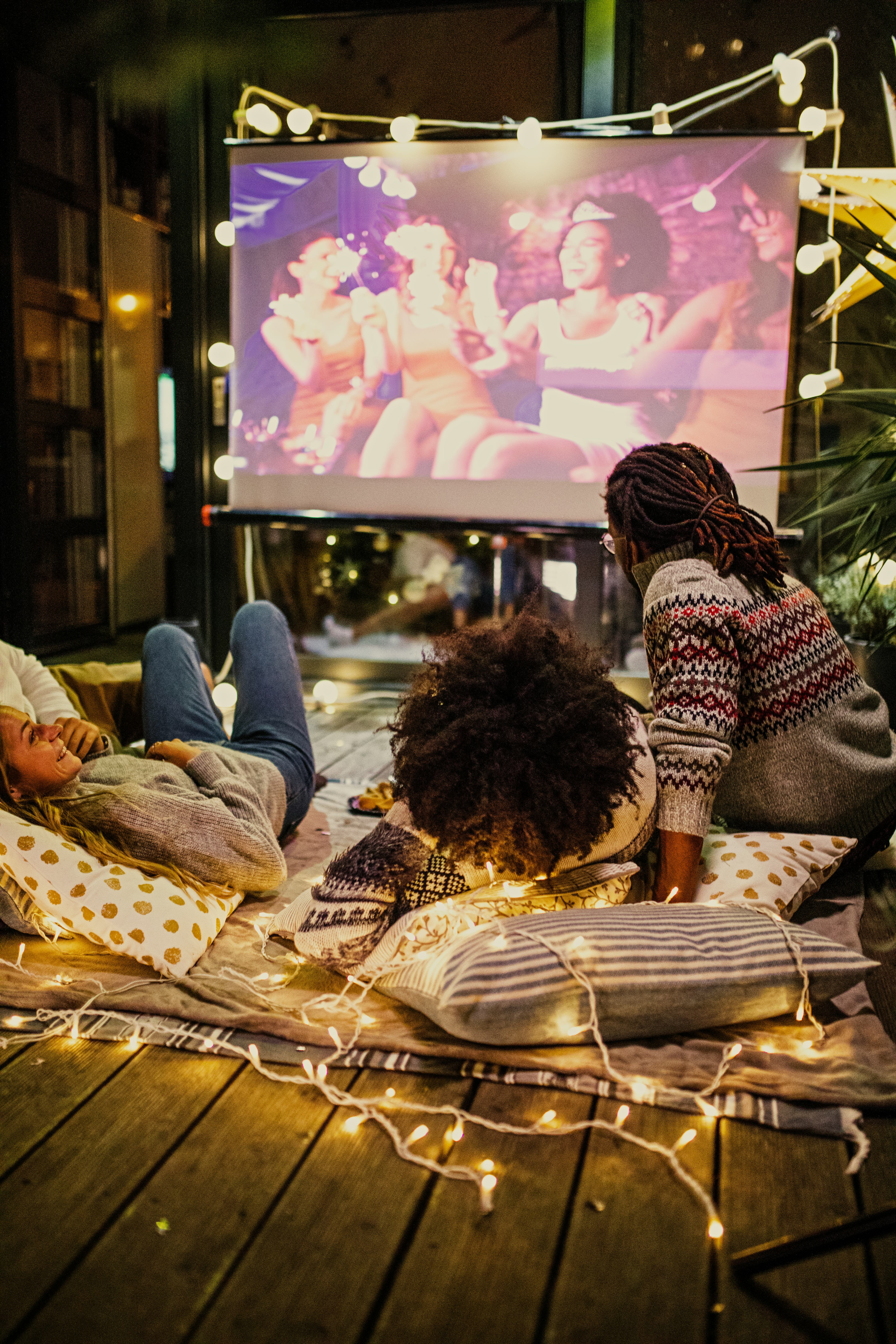 12 Instagram Ideas For Outdoor Movie Date Night Pics