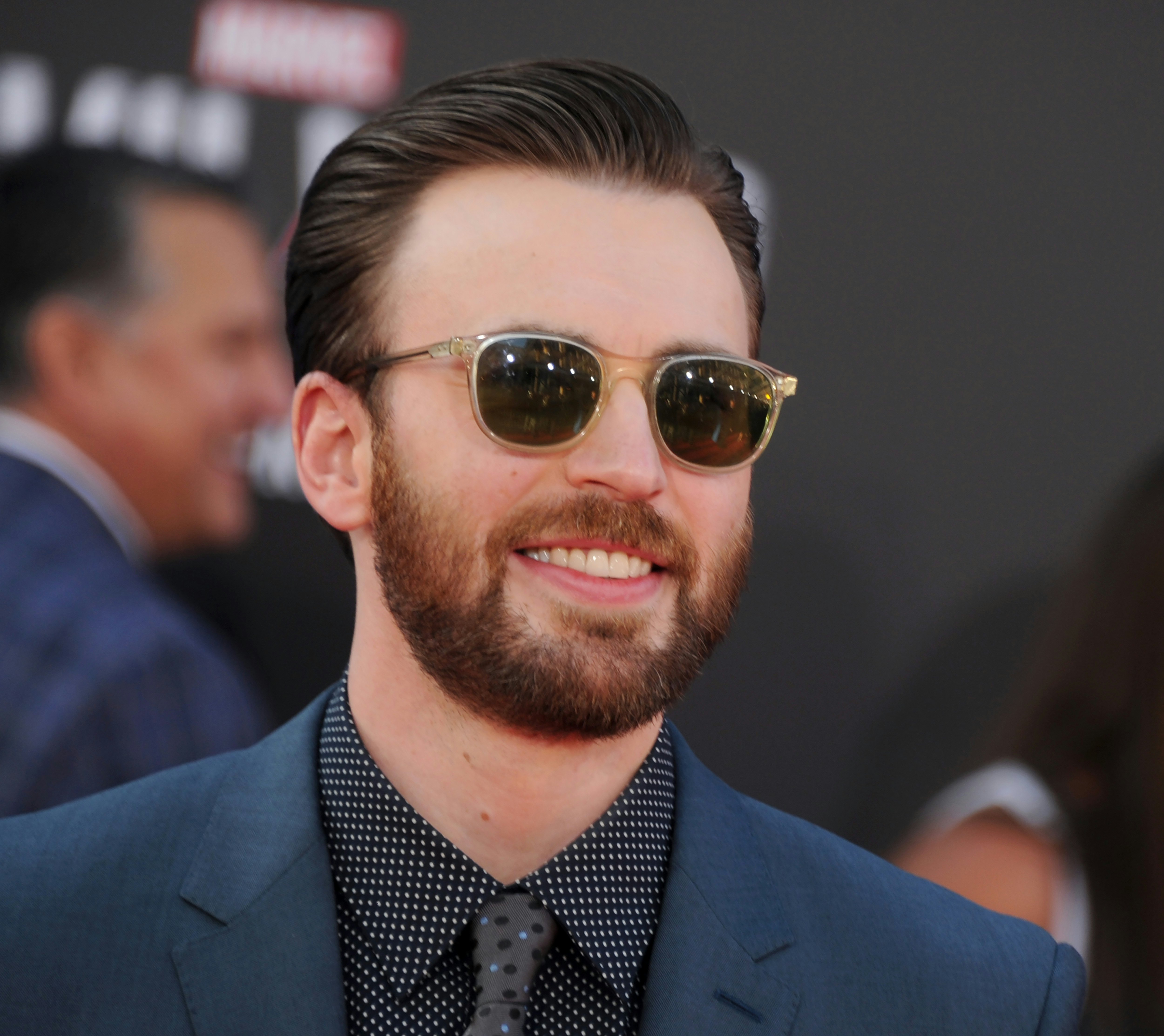 chris-evans-zodiac-sign-says-he-s-a-fun-flirty-partner