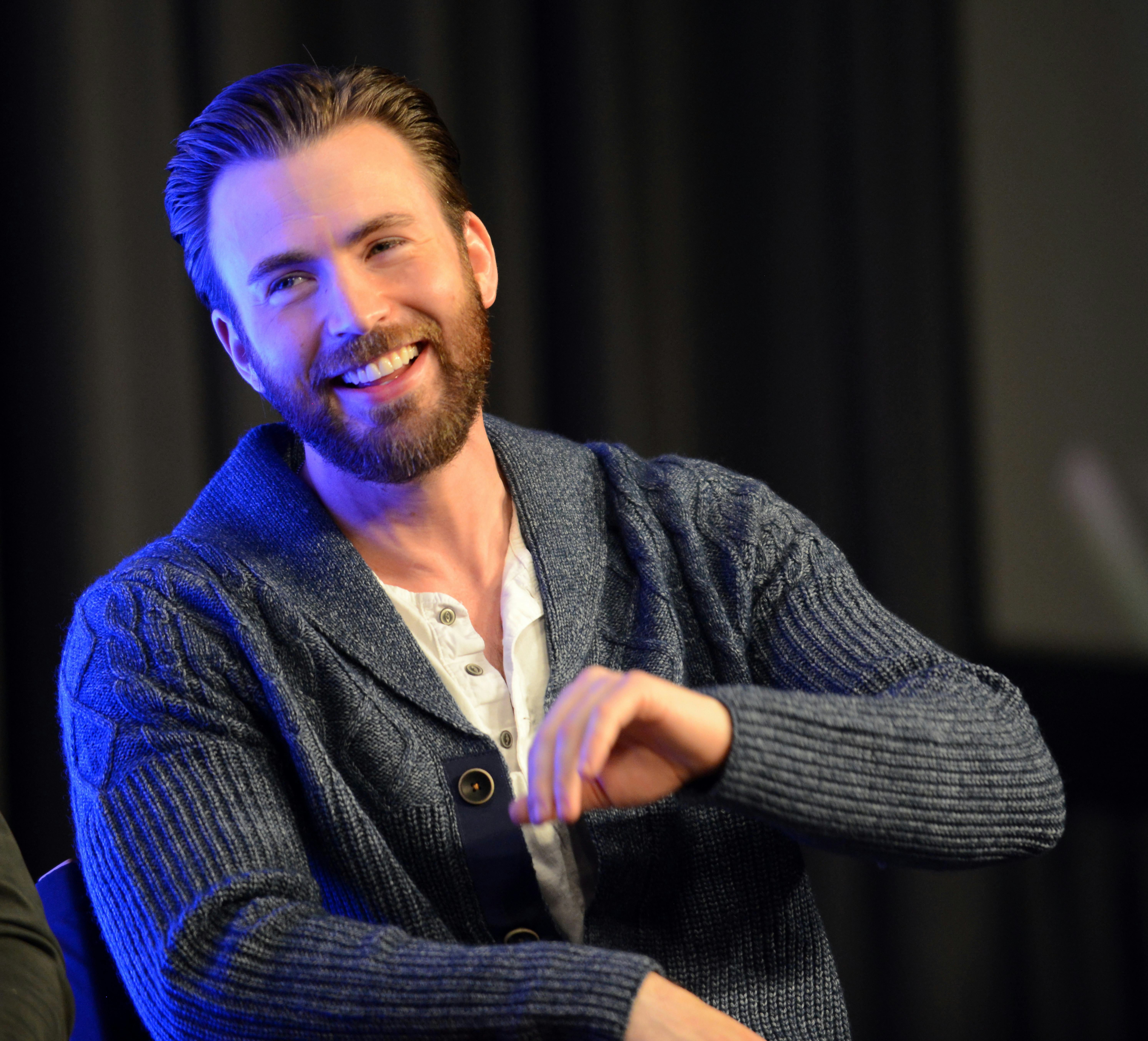 chris-evans-zodiac-sign-says-he-s-a-fun-flirty-partner