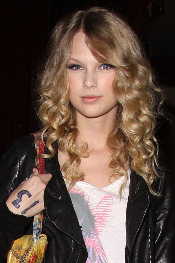 Does Taylor Swift Have Tattoos? Here's The Real Deal