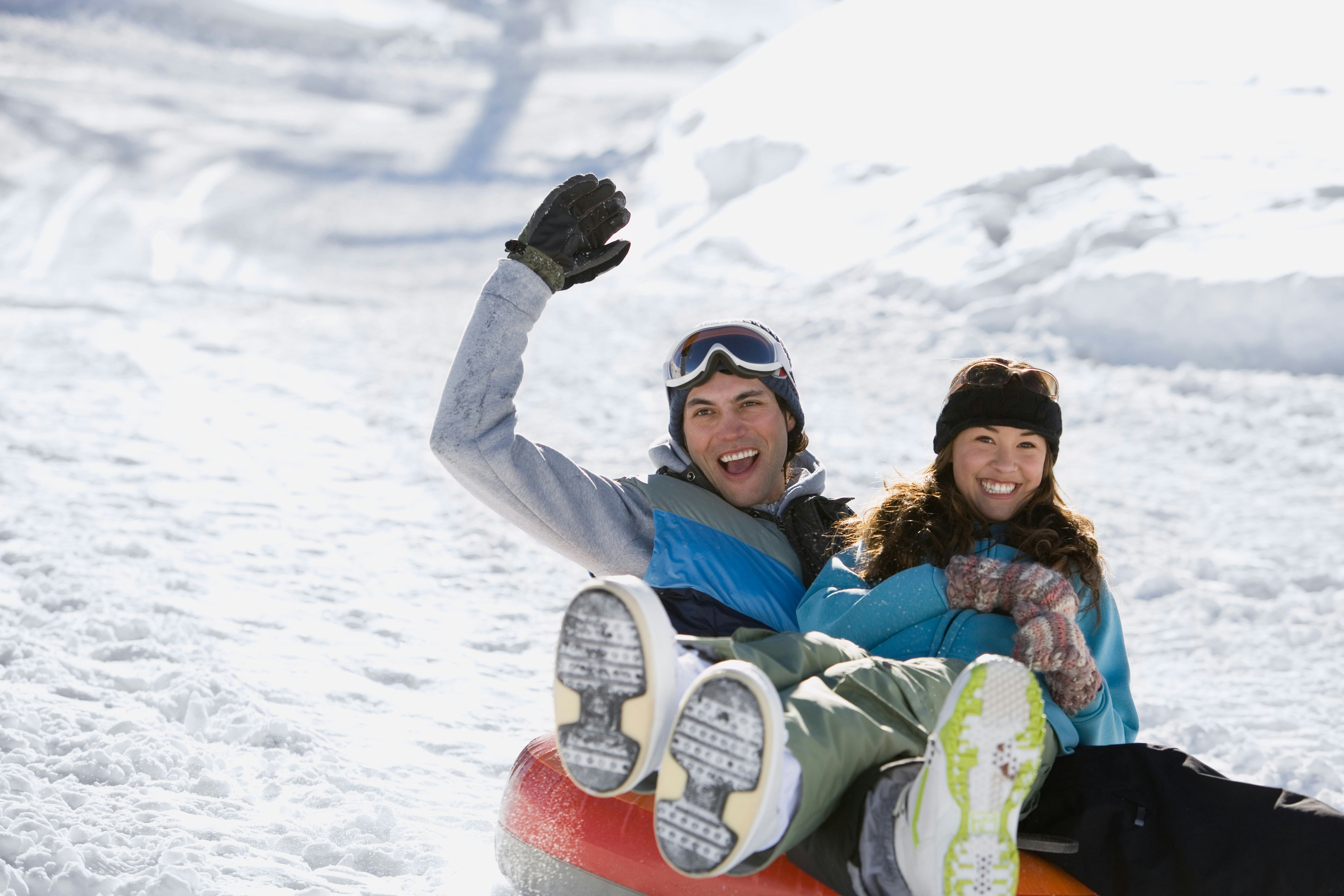 35-captions-for-snow-tubing-pics-because-you-re-heading-to-a-winter