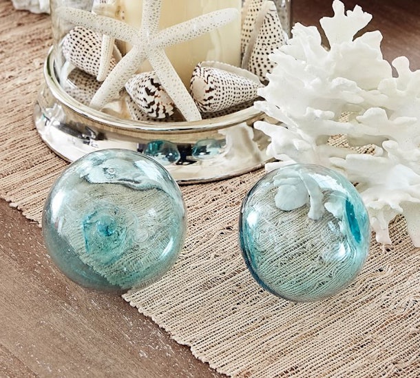 9 Tiffany Blue Christmas Decorations That Are Beyond Stunning