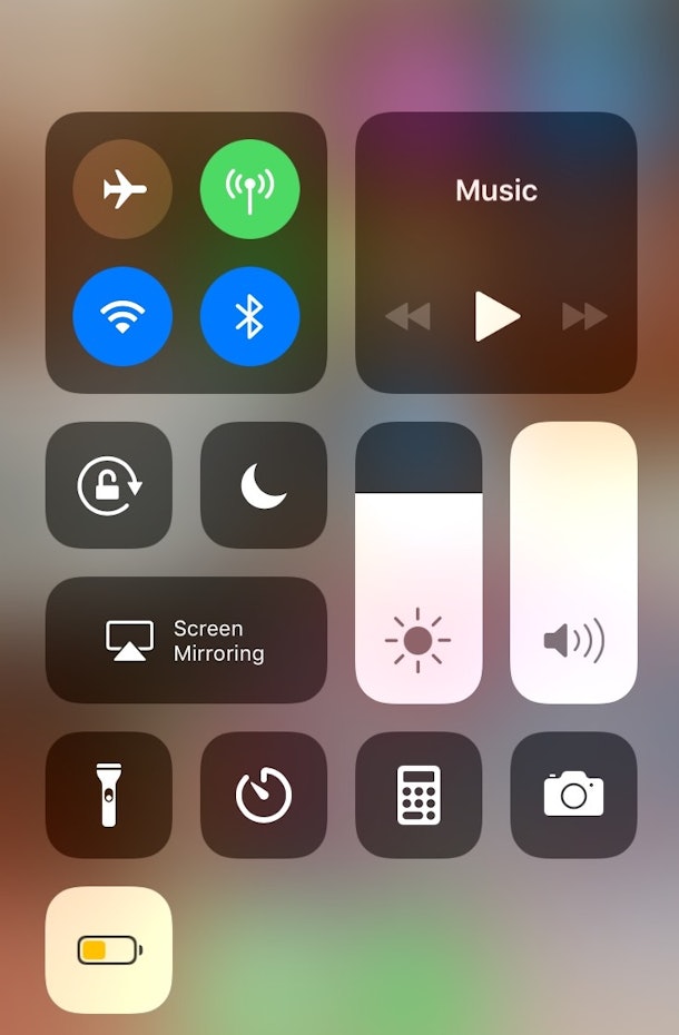 6 iPhone Battery Hacks That Will Save You So Much Time On The Charger