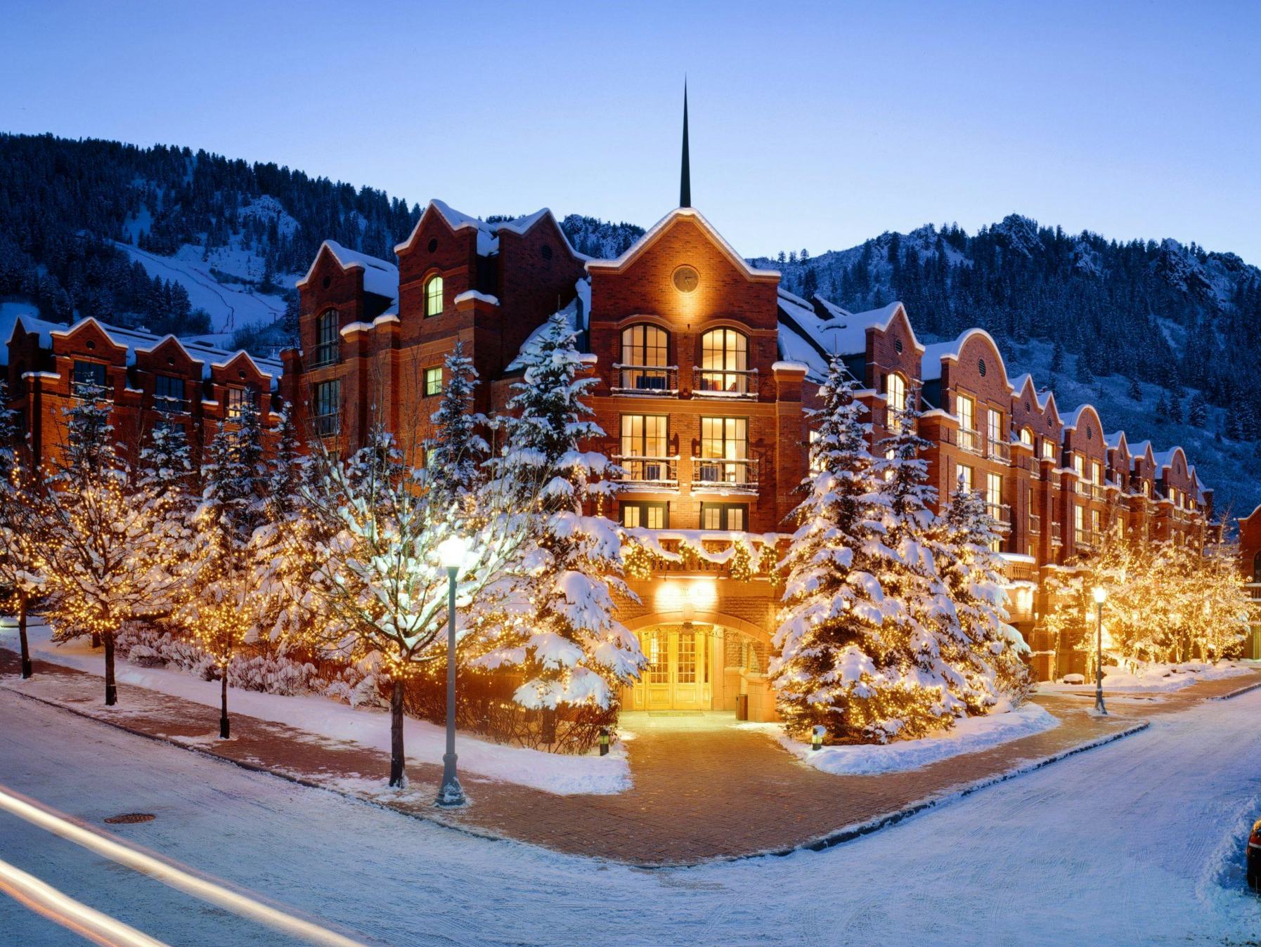 These 6 Christmas-Themed Hotels Are Seriously Perfect To Spend The ...