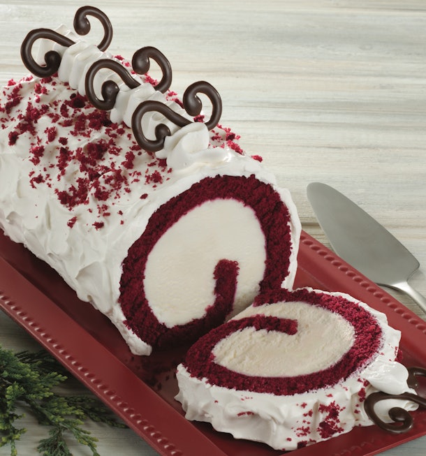 Baskin Robbins Red Velvet Roll Cake From The 2018 Holiday Lineup Is Festive Af 5632