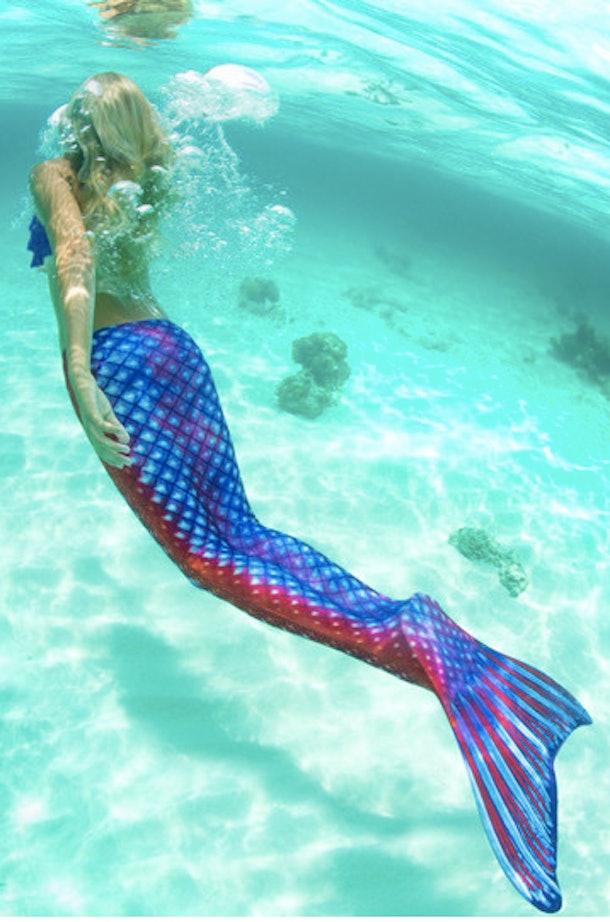 This Mermaid Tail For Adults Allows You To Swim Like Ariel Herself, So ...