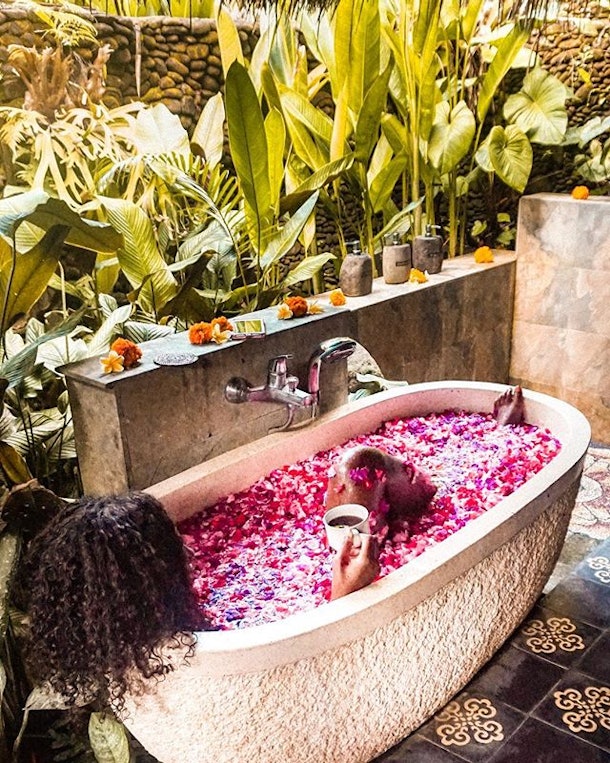 I Bathed In The Flower Bath Everyones Obsessed With On Instagram