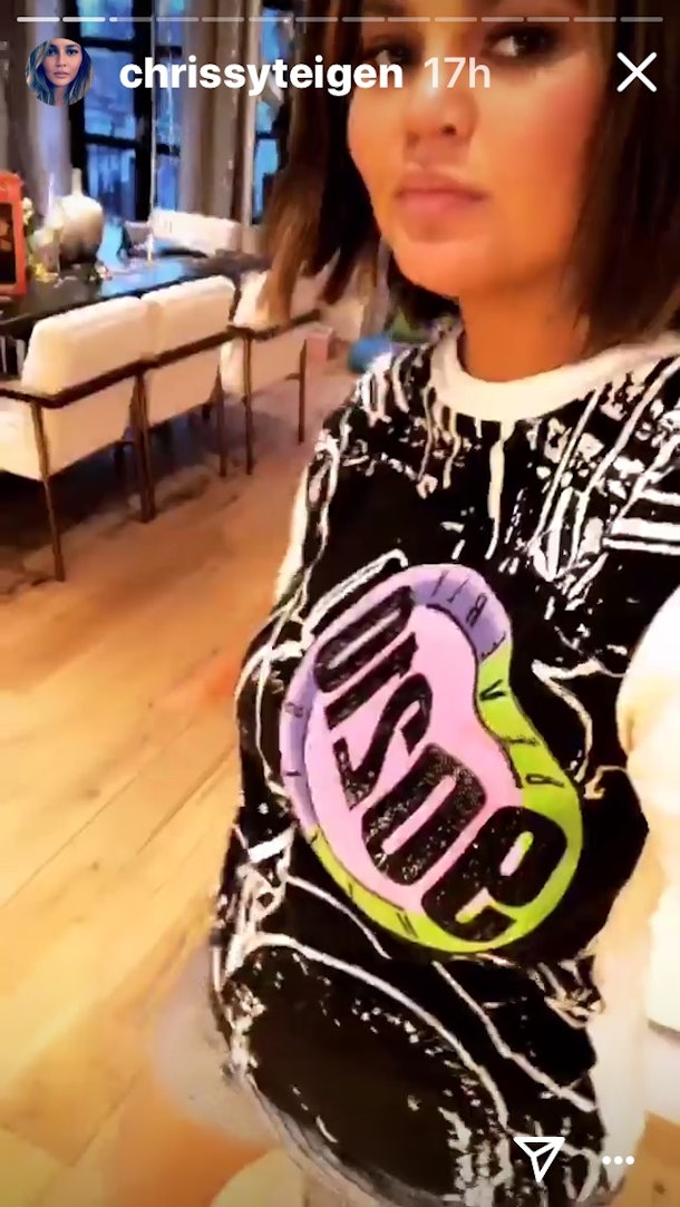 These Photos Of Chrissy Teigen S 90s Themed Baby Shower Are Also I Have A Vintage 90210 Tee That Is Just Begging To See The Light Of Day Kinda Like One Chrissy Wore Greet Her Guests