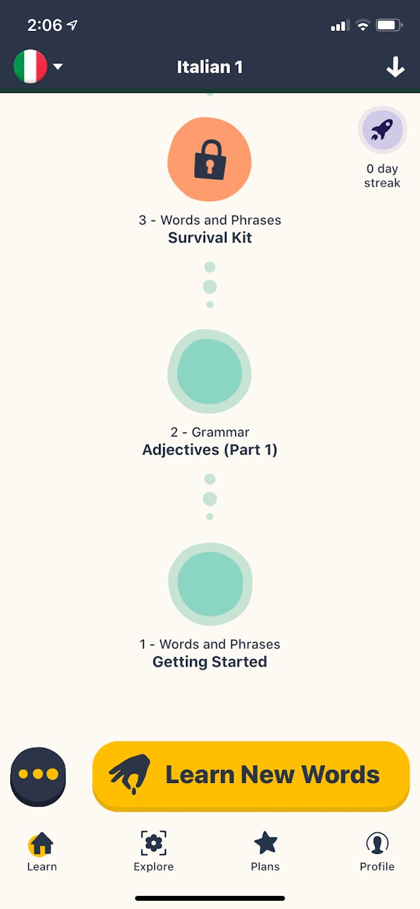 A screenshot of the Memrise app shows the beginning of the Italian language program. 