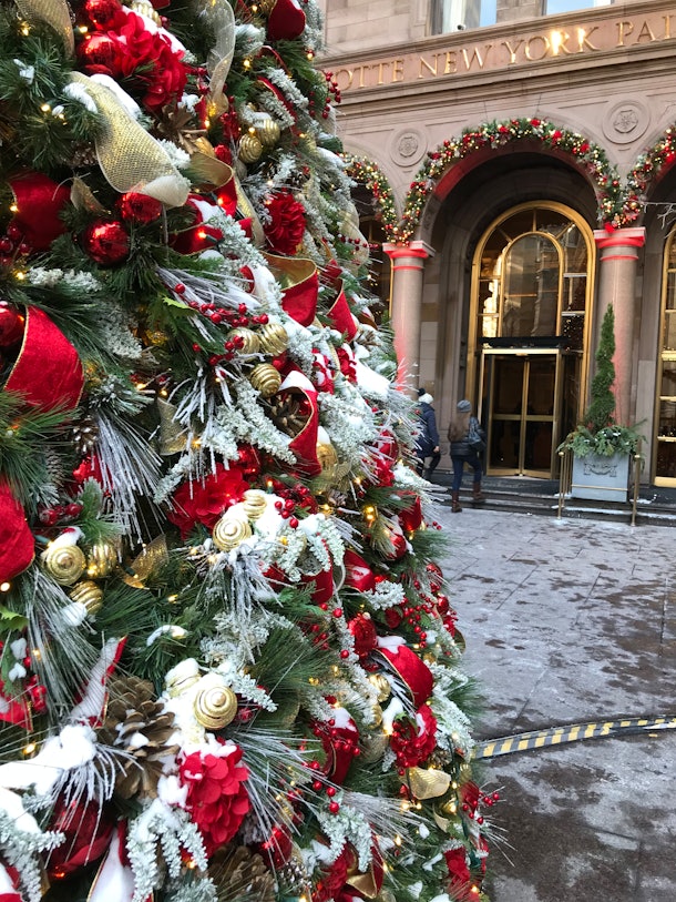 7 NYC Holiday Date Ideas That'll Make You Feel Like You're In A Movie