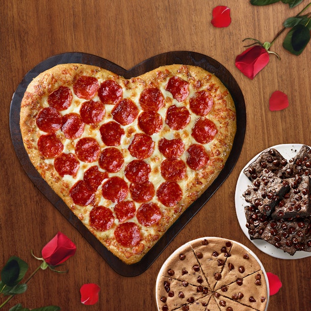 Pizza Hut’s HeartShaped Pizzas For Valentine’s Day Are A Cheesy