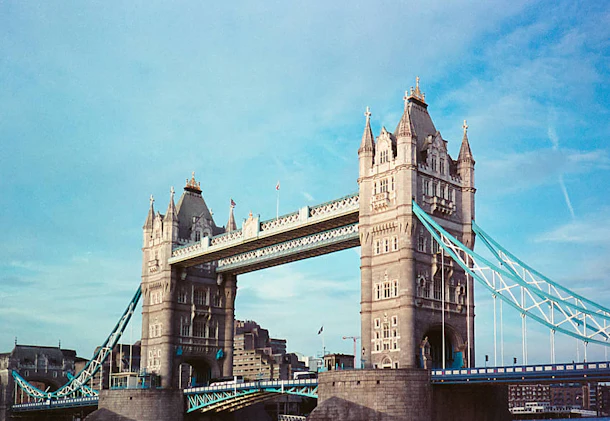 def897cf-d512-475f-8281-9e3fc312f4b6-stocksy_txpc03ac75d0as200_small_2699888.jpg?w=610&fit=max&auto=format&q=70