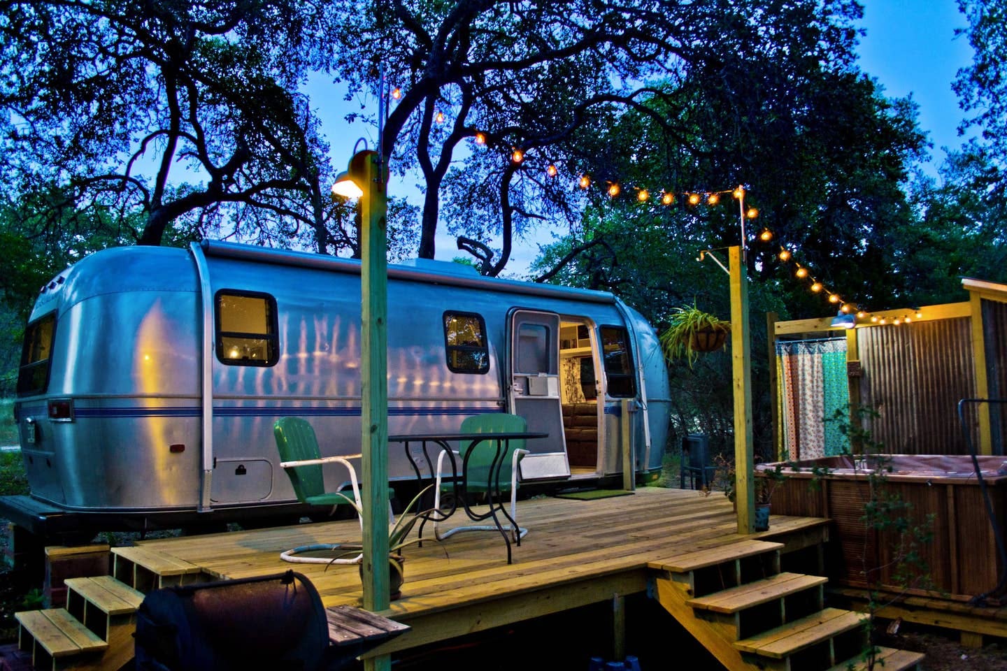 6 Airstreams On Airbnb That Are So Cool & Cozy For Your Next Baecation