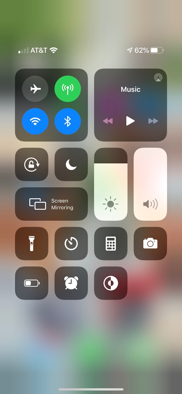 Here's How To Turn On Dark Mode For iPhone To Scroll Easier At Night