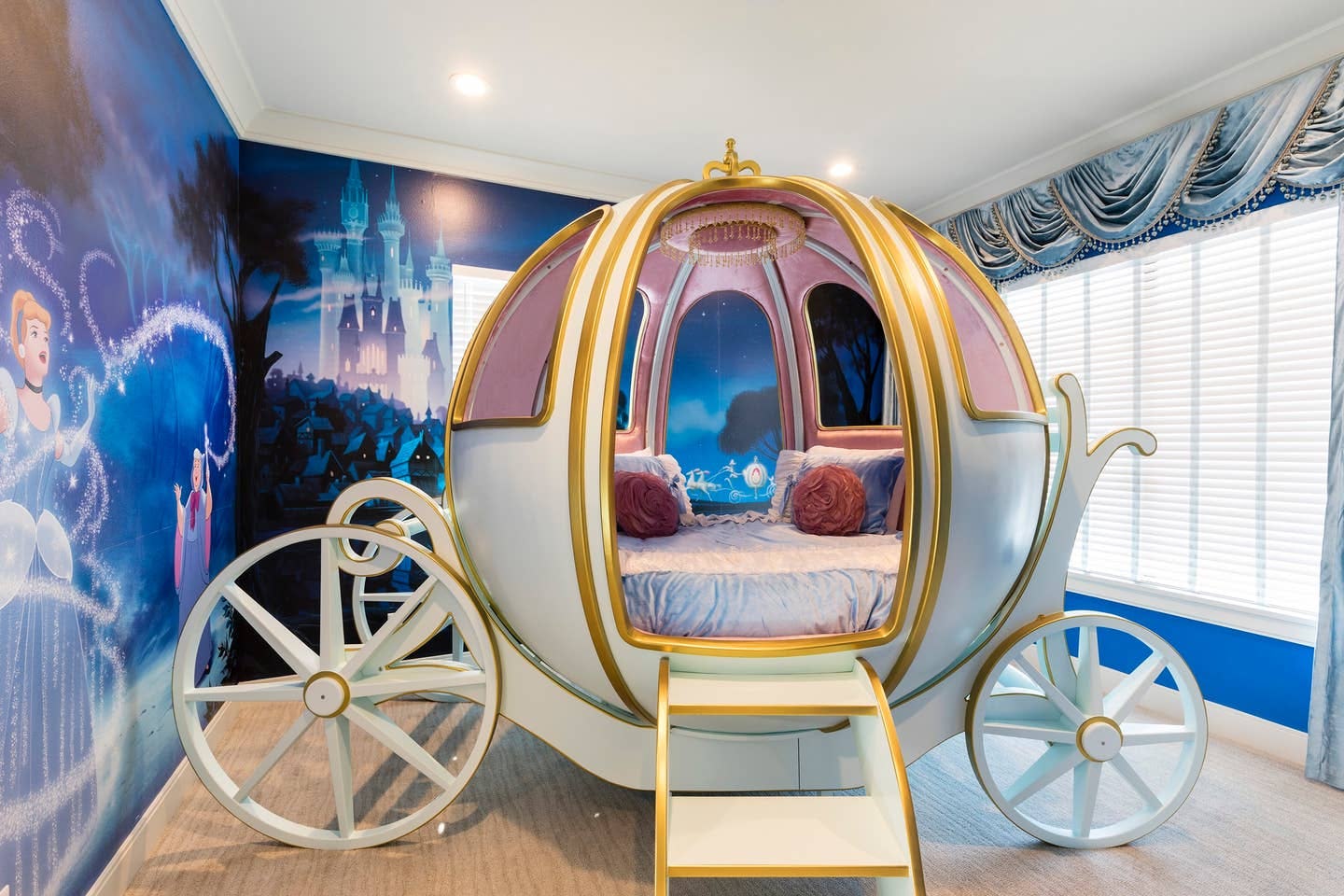 10 Disney-Themed Airbnbs That'll Make You & Your Besties Feel Super ...