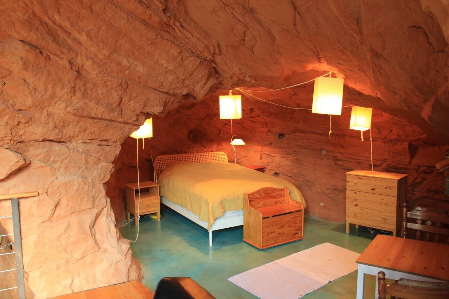 9 Cave Homes On Airbnb You Can Rent For A Super Unique Getaway - Big ...