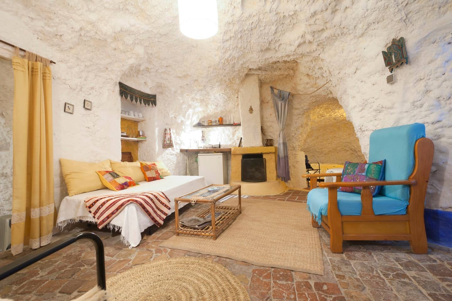 9 Cave Homes On Airbnb You Can Rent For A Super Unique Getaway