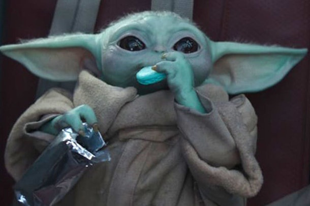 How To Make Baby Yoda’s Blue Macarons For A Manda-Glorious Treat