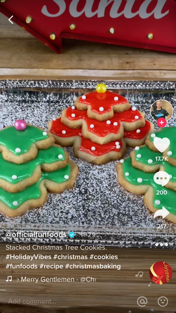 10 Christmas Baking TikToks To Try That'll Totally Impress The Santa In