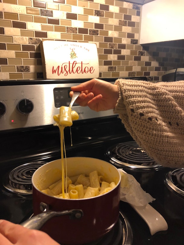 I Tried Bella Hadid's Watery Mac & Cheese That Had Twitter So Mad