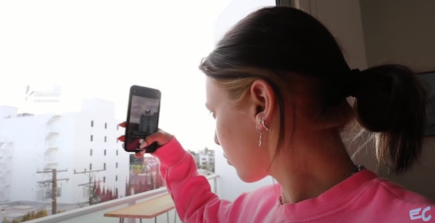 These Photos Of Emma Chamberlain S Apartment Are Super Chic