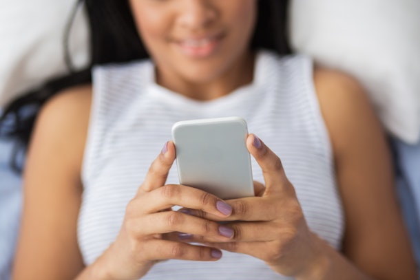 How Often Should You Talk To Your Partner Throughout The Day? 12 Women Reveal Their Habits